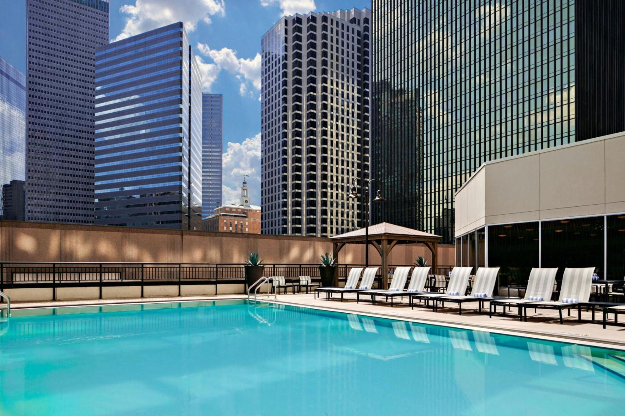 4 Hoteles cerca de la Colección de Arte Asiático en Dallas que Vale la Pena Reservar